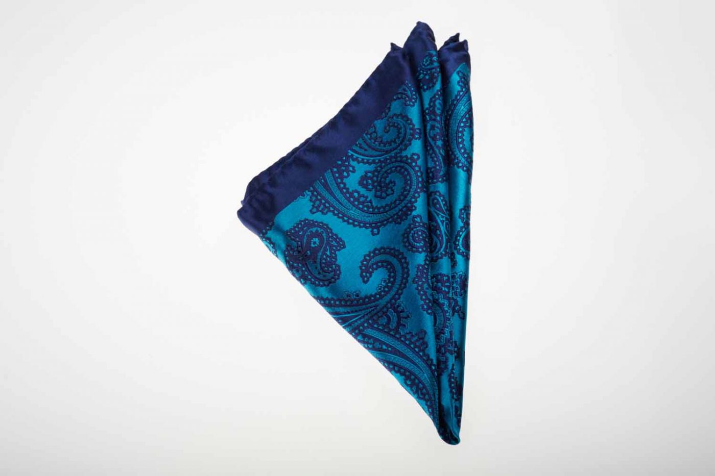 Pochette μπλε σκούρο με γαλάζιο λαχούρι, Μετάξι 100% 1 Pochette μπλε σκούρο με γαλάζιο λαχούρι, Μετάξι 100%