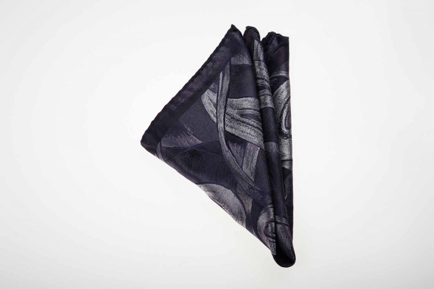 Pochette μαύρο με σπασμένο λευκό fantasy, Μετάξι 100% 1 Pochette μαύρο με σπασμένο λευκό fantasy, Μετάξι 100%